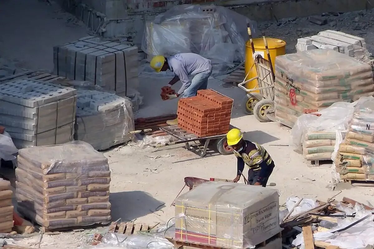 سیگنال جدید بانک مرکزی به ساختمانسازها / قیمت مصالح ساختمانی چه تغییری کرد؟+ جدول قیمت سیگنال جدید بانک مرکزی به ساختمانسازها / قیمت مصالح ساختمانی چه تغییری کرد؟+ جدول قیمت