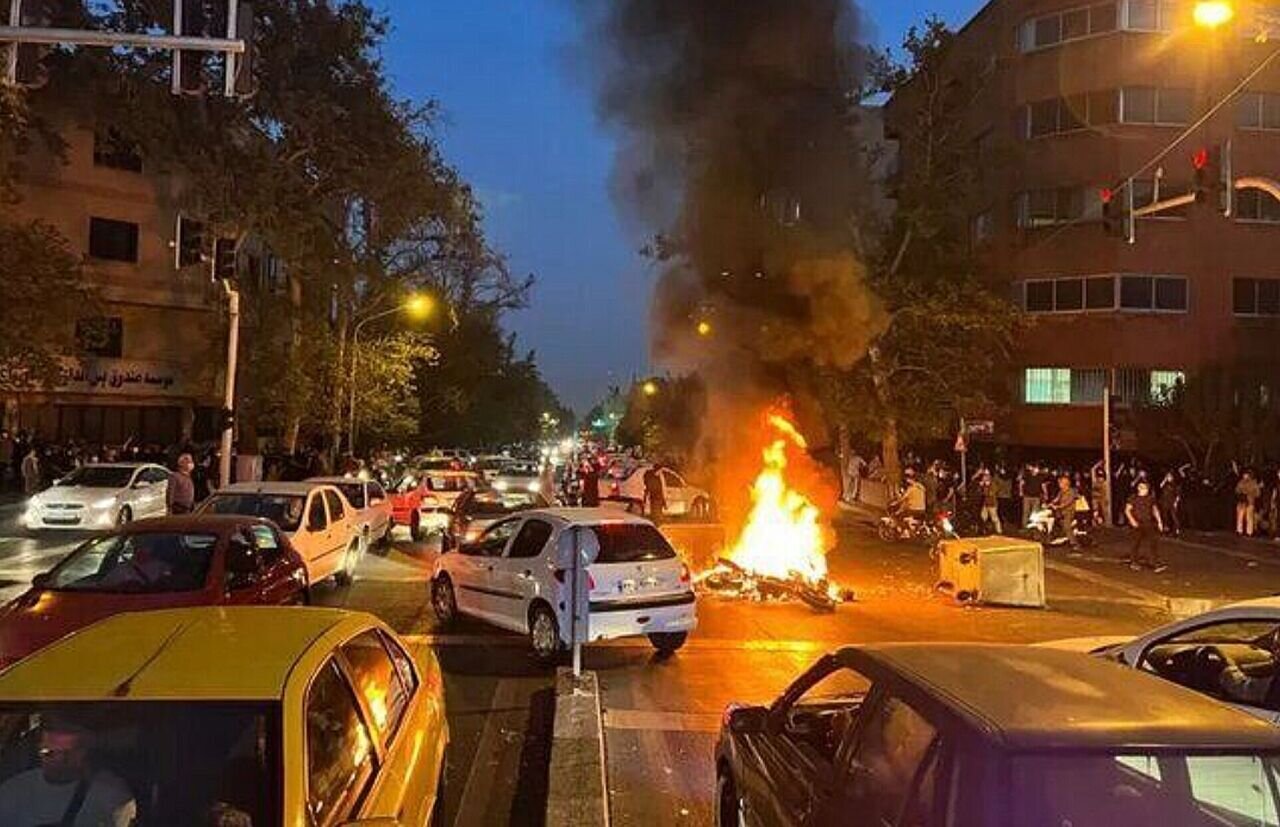 سیگنالفروشهای وطنی مبلغ مبتذلترین سویههای نولیبرالی هستند سیگنالفروشهای وطنی مبلغ مبتذلترین سویههای نولیبرالی هستند
